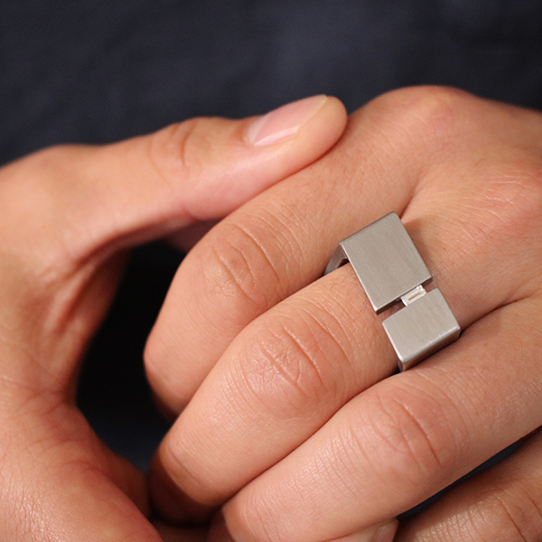 Rhomboid Diamond Tension Ring