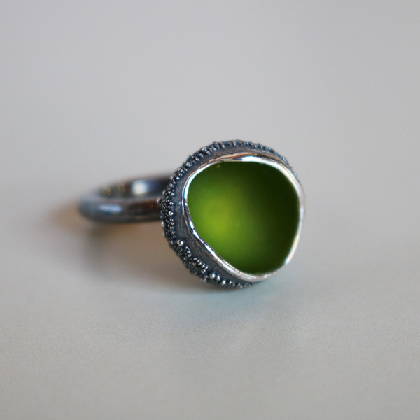 Single Pod 'Schneebecherling' Ring