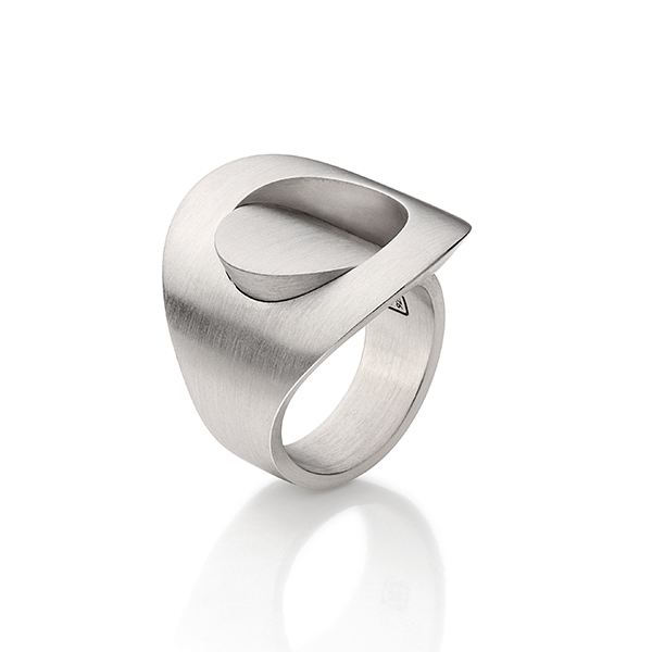 'Modern' Ring