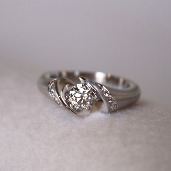 Calla 'X'  Diamond Ring