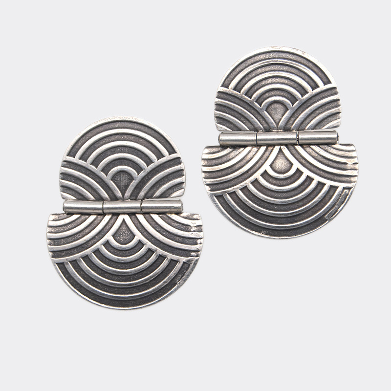 Deco Swing Studs