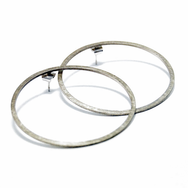 Large 'Fil Pla' Front Facing Hoops