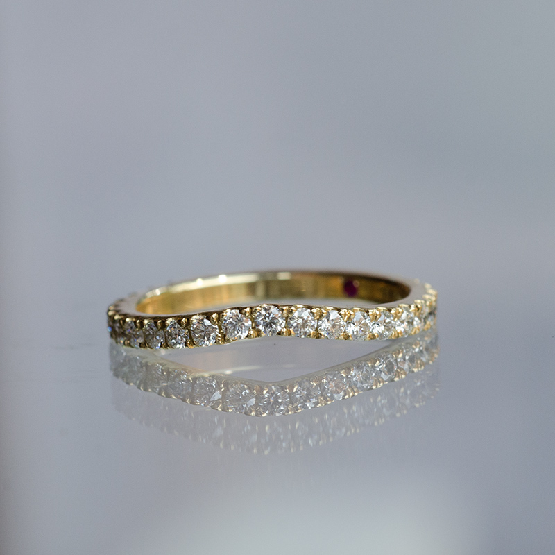 Diamond Fishtail Contour Band