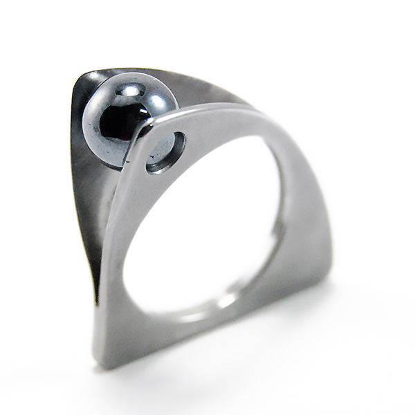 'Alpenshark' Sphere Ring